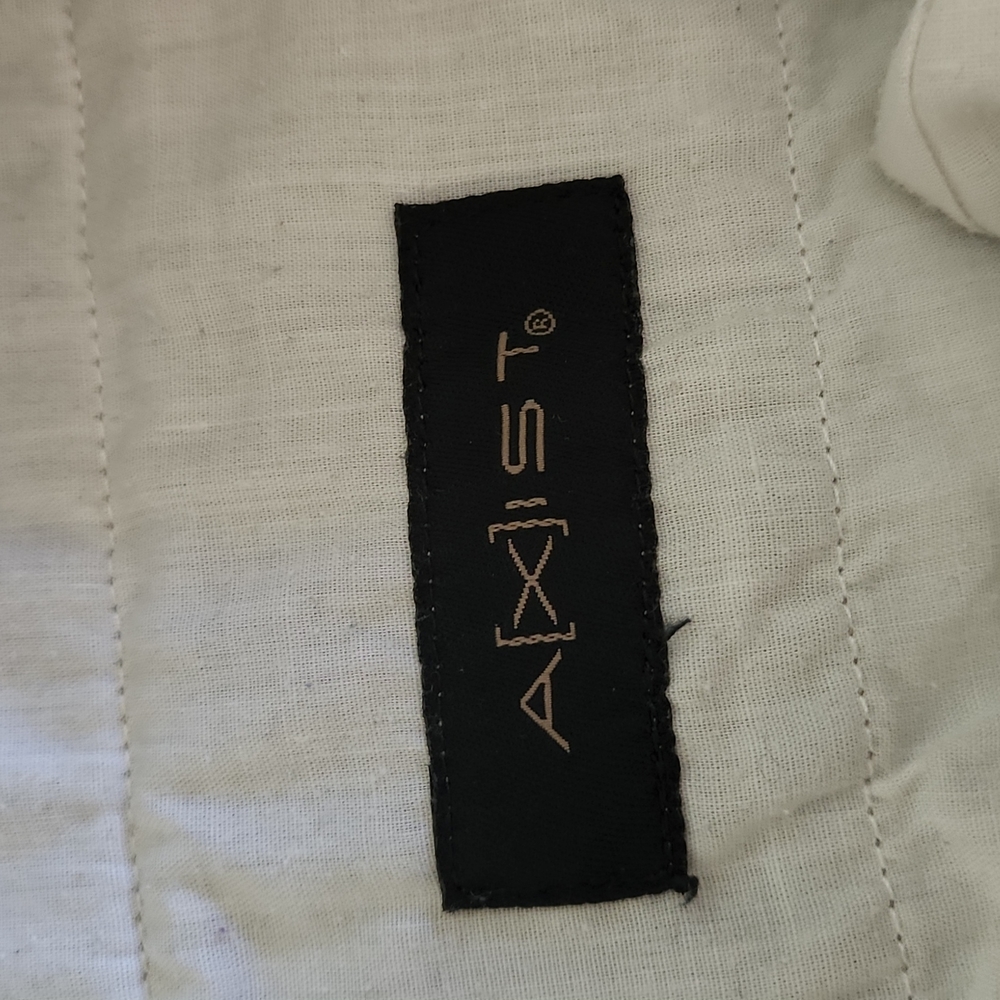 Axist Men's Sz32, Khaki Color, 2 Snap, 2 Button, 2 Front Pockets, Belt Loops - Picture 7 of 9